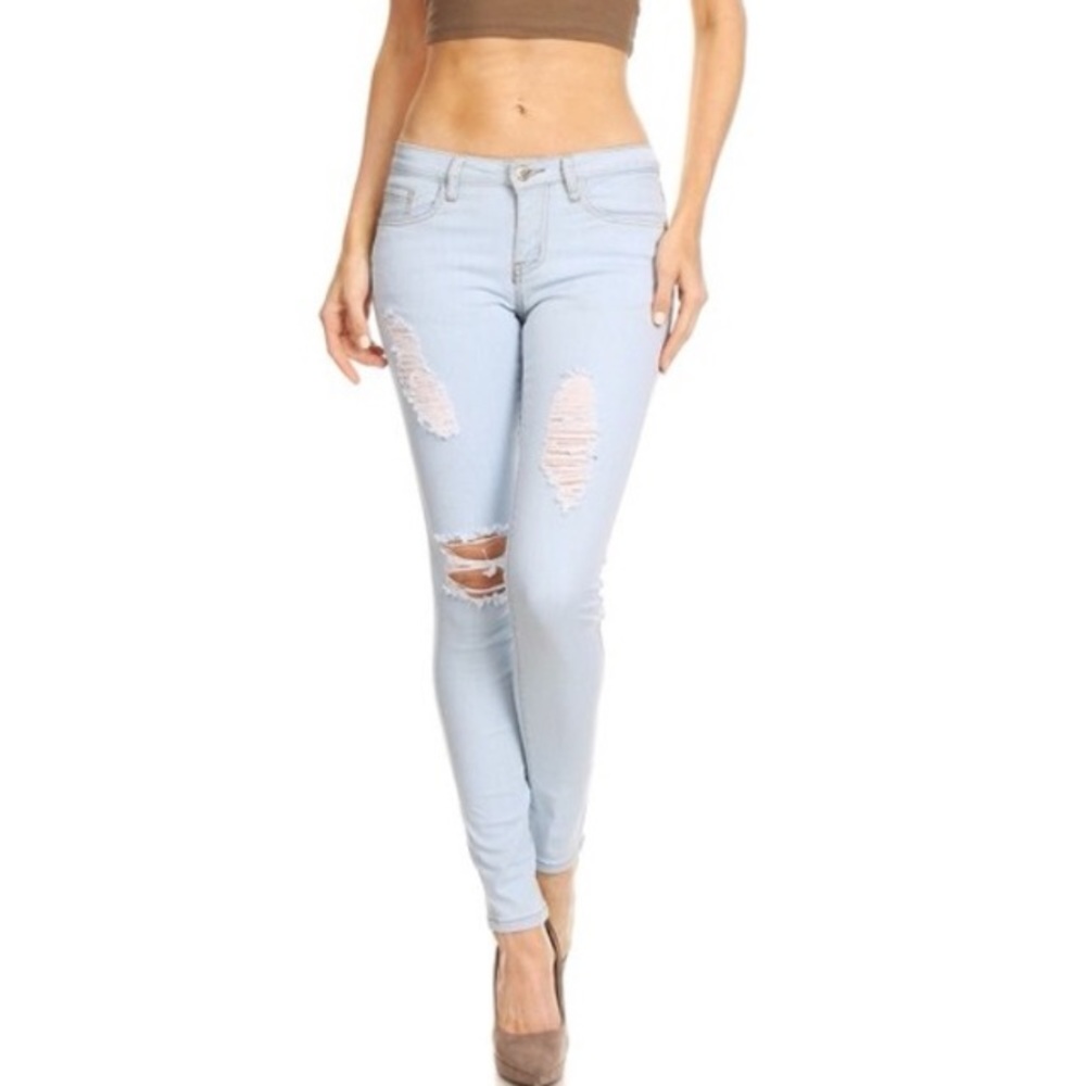 🆕 Distressed skinny jeans